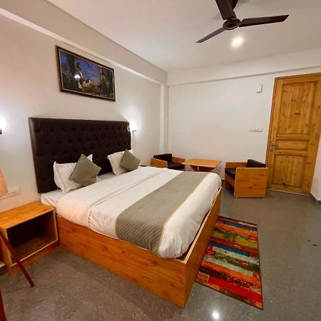 Hotel Beas River Retreat - A Riverside Hotel With Balcony 马拉里 外观 照片