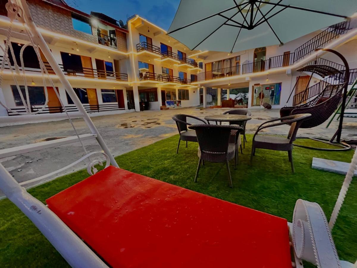 Hotel Beas River Retreat - A Riverside Hotel With Balcony 马拉里 外观 照片