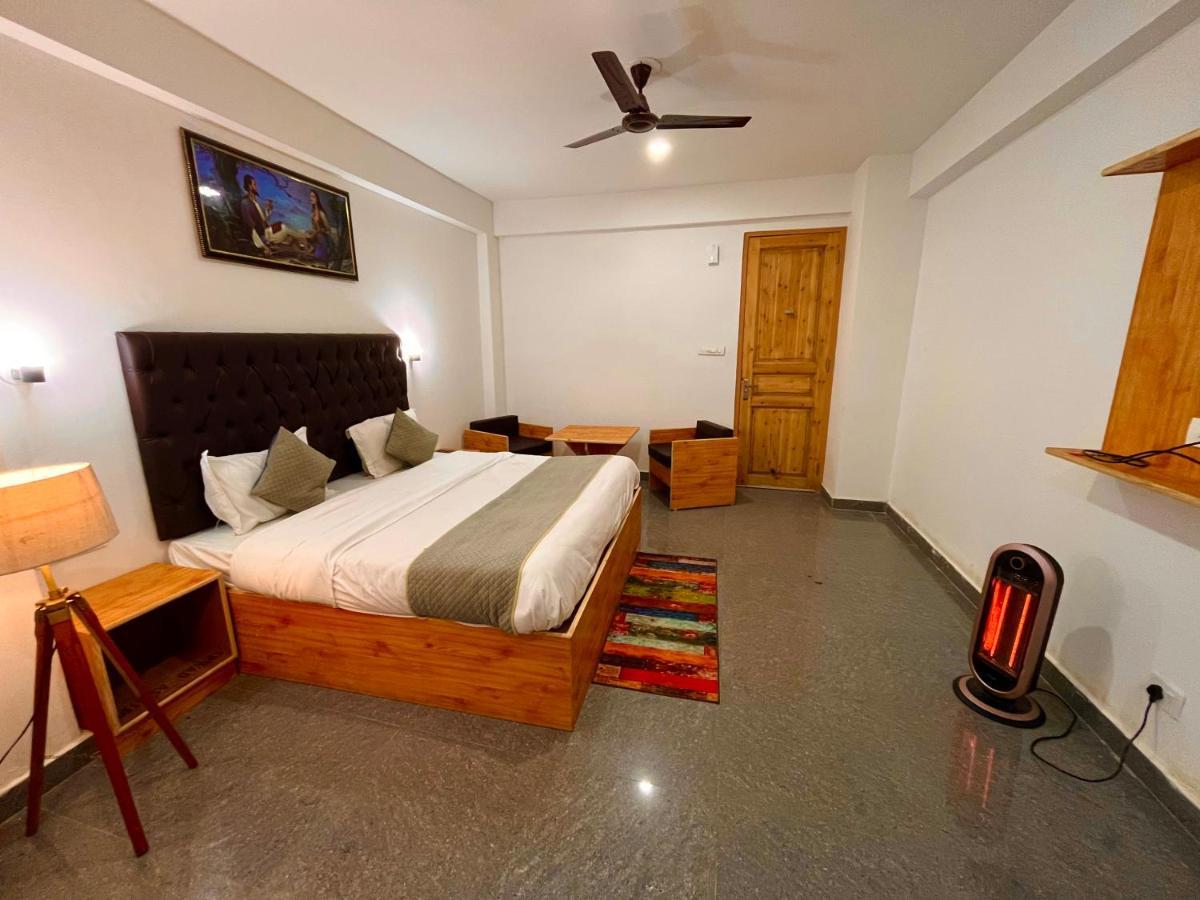 Hotel Beas River Retreat - A Riverside Hotel With Balcony 马拉里 外观 照片