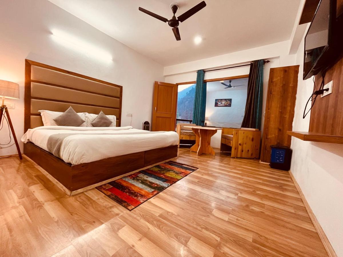 Hotel Beas River Retreat - A Riverside Hotel With Balcony 马拉里 外观 照片